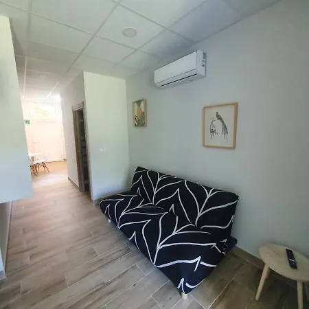 Apartment B75